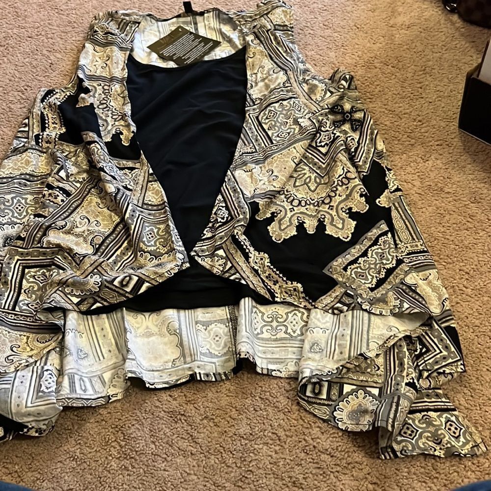 NWT iman medium blouse‎ - Picture 2 of 6
